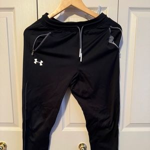 Under Armour Boy's Black Loose Fit Athletic Pants, Sz L